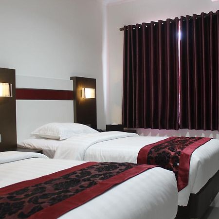 Idea'S Hotel Jalan Ibrahim Aji Bandung Exteriör bild