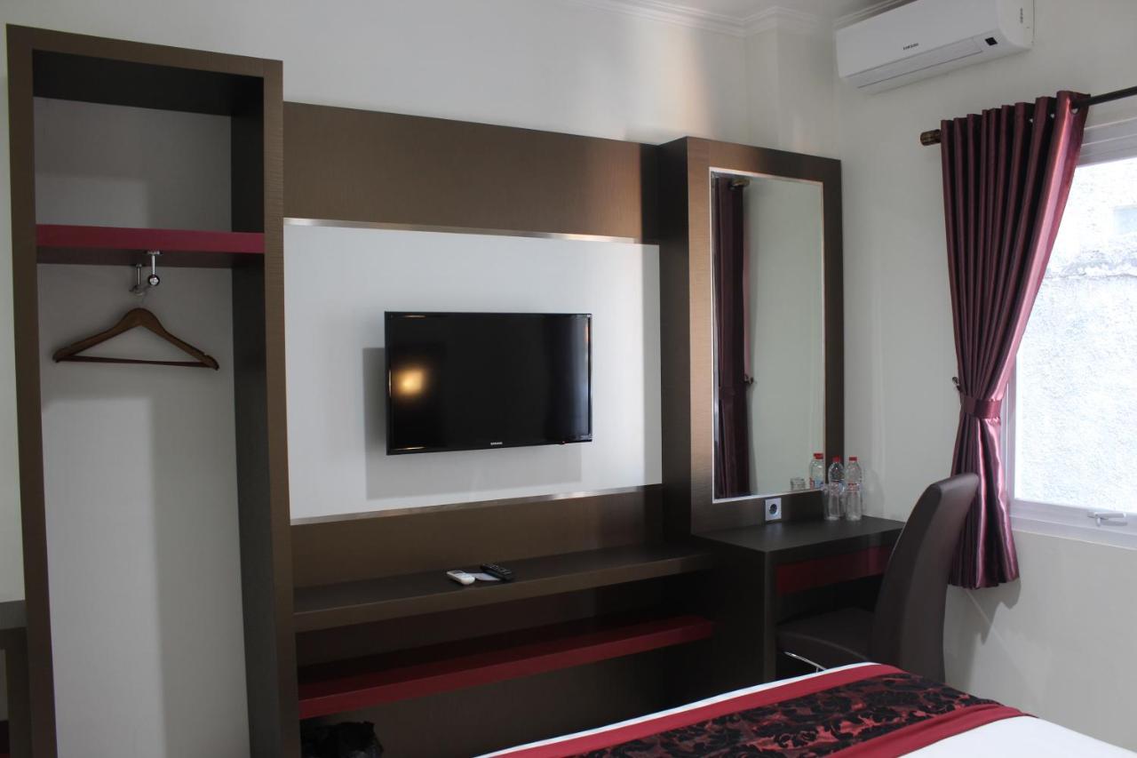Idea'S Hotel Jalan Ibrahim Aji Bandung Exteriör bild