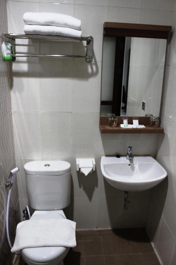 Idea'S Hotel Jalan Ibrahim Aji Bandung Exteriör bild